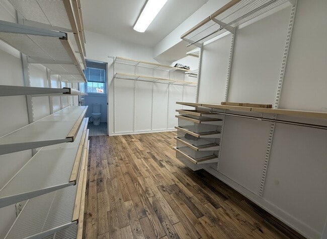 Building Photo - 2529 Grays Ferry Ave