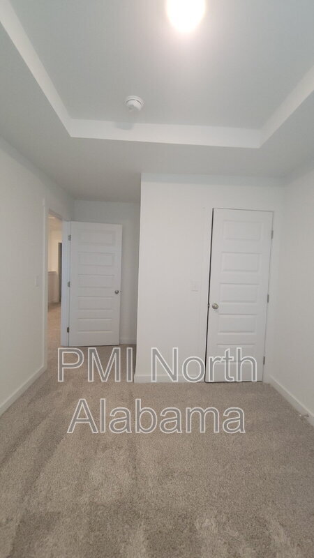 Building Photo - 7601 Discovery Pt Dr NW