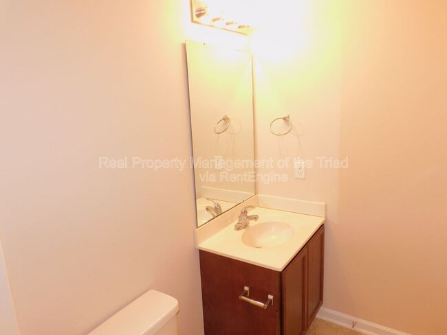 Building Photo - 4621 Chapel Ridge Dr