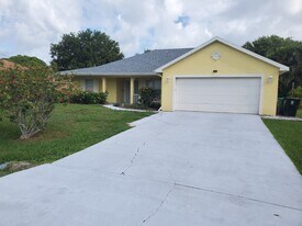 Building Photo - 2509 SE Lyman Cir