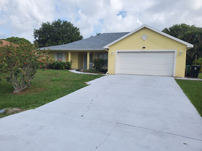 Primary Photo - 2509 SE Lyman Cir