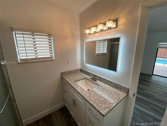 Building Photo - 9658 NW 28th Ct