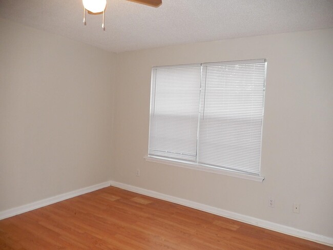 Building Photo - 1367 Idlewild Dr