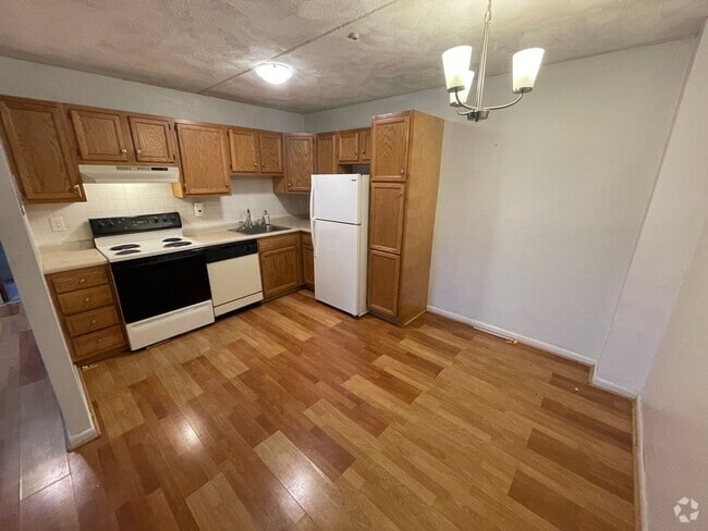Building Photo - 161 Adams St