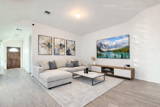 Building Photo - 15515 Islandview Ln