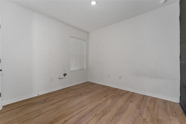 Building Photo - 1982 King Ranch St