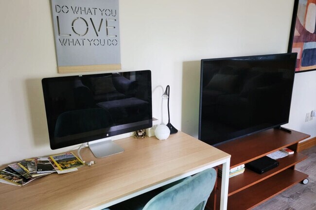 Building Photo - 140 Paquette Cir