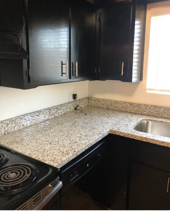 Building Photo - 2706 S Sallee Ct