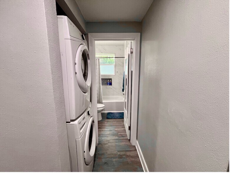 Building Photo - 4648 Cardinal Blvd