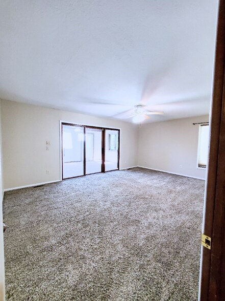 Building Photo - 5990 Kirkwall Ct W