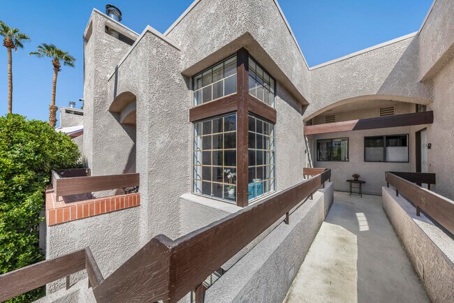 Primary Photo - 2601 S Broadmoor Dr