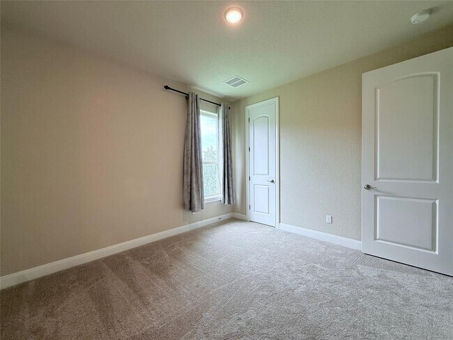 Building Photo - 2621 Greatwood Trl