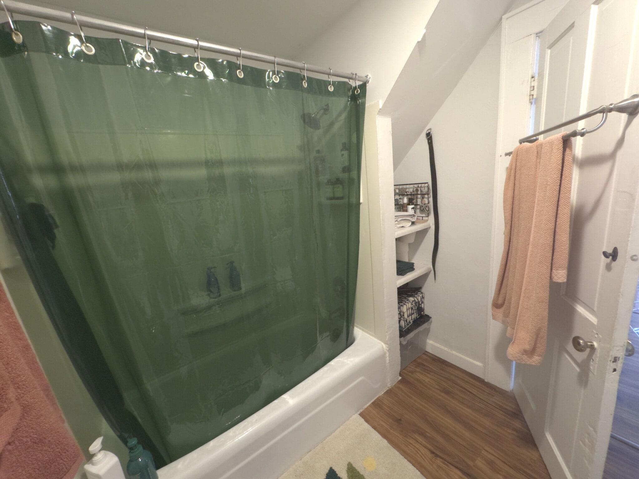 Building Photo - 2214 Winnebago St