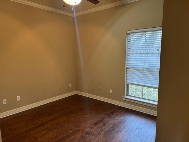 Building Photo - 508 Brompton Ln