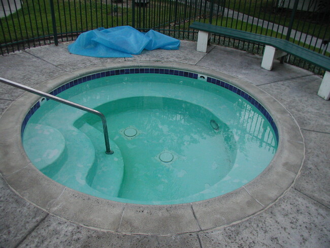Building Photo - Rancho Mission Villas, 1 Bedroom, 1 Bath, ...