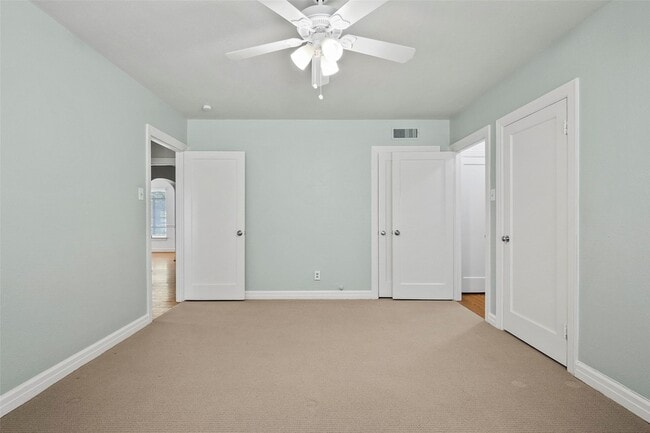 Building Photo - 7204 Meadow Lake Ave