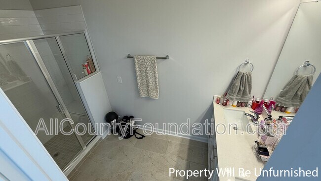 Building Photo - 612 Southview Ln