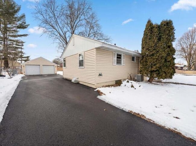 Building Photo - 973 Bidwell St