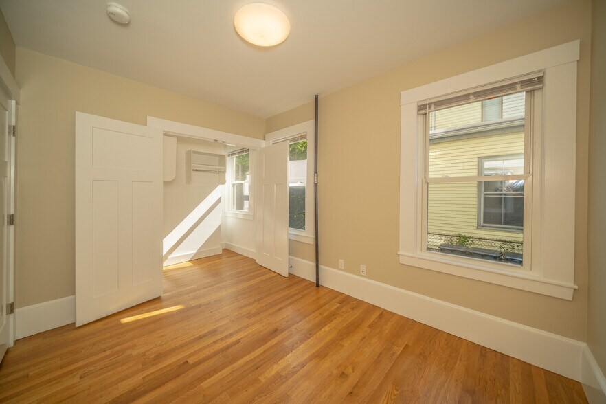 Building Photo - 1590 Cambridge St