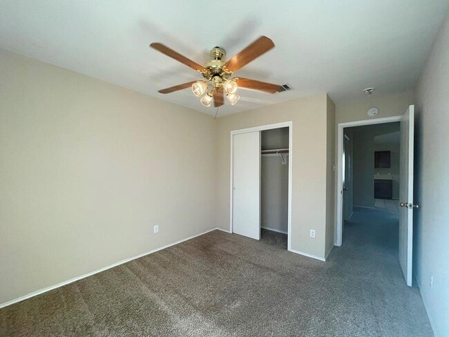 Building Photo - 209 Katy B Ln