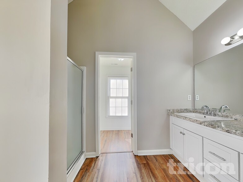 Building Photo - 5152 Rosetrace Cove SW