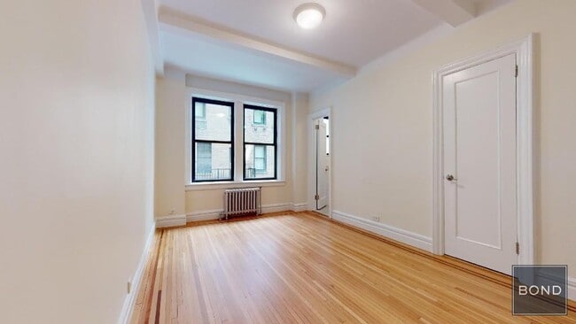 Building Photo - 115 E 92nd St