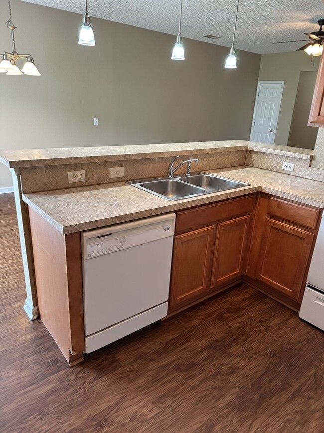 Building Photo - 495 Canyon Oak Loop