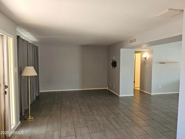 Building Photo - 1618 E Bell De Mar Dr