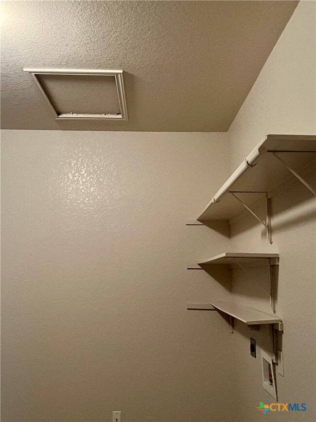 Building Photo - 213 Anne Louise Dr