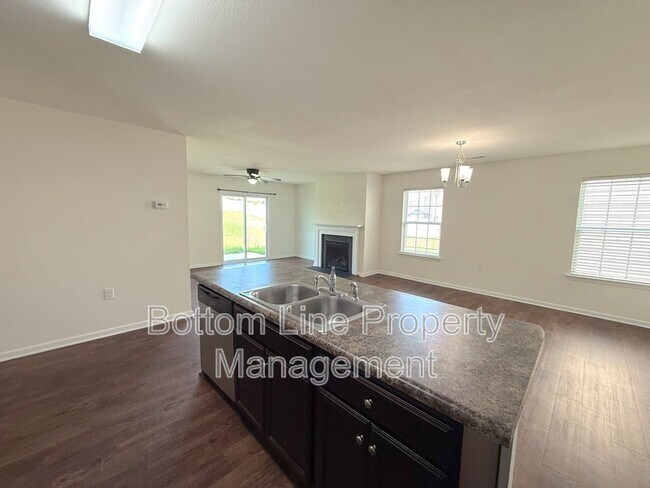 Building Photo - 3997 Long Arrow Dr