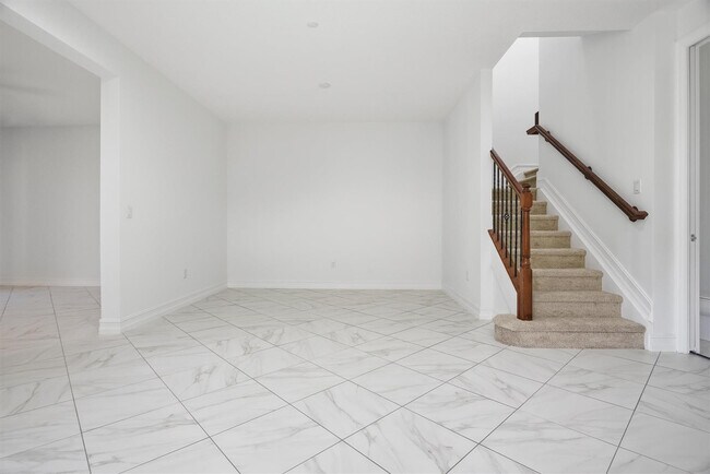 Building Photo - 13023 Riverwalk Cir S