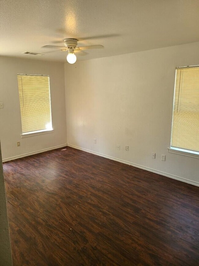 Building Photo - 3421-3423 Bright St