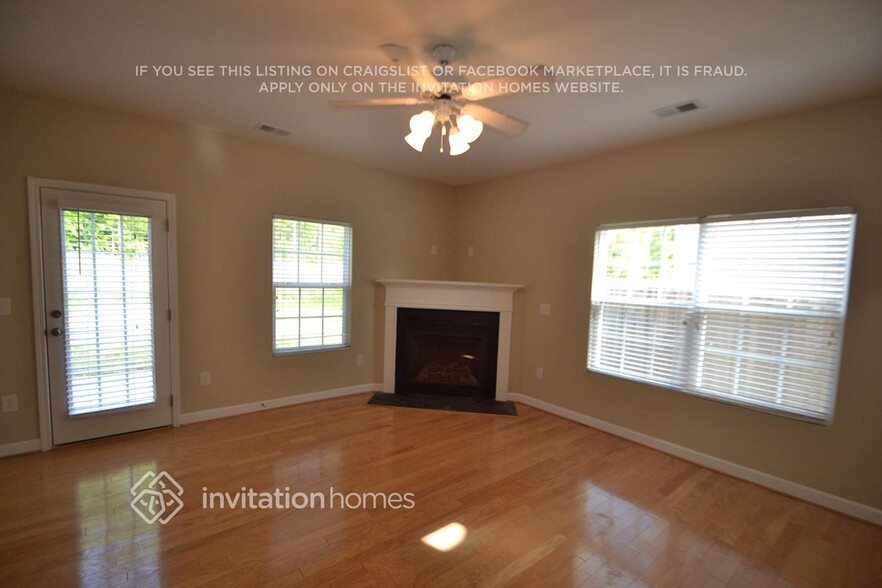 Building Photo - 1426 Cozart St