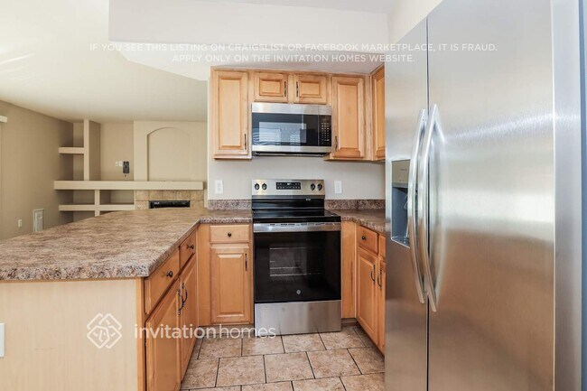 Building Photo - 7005 S 39th Dr