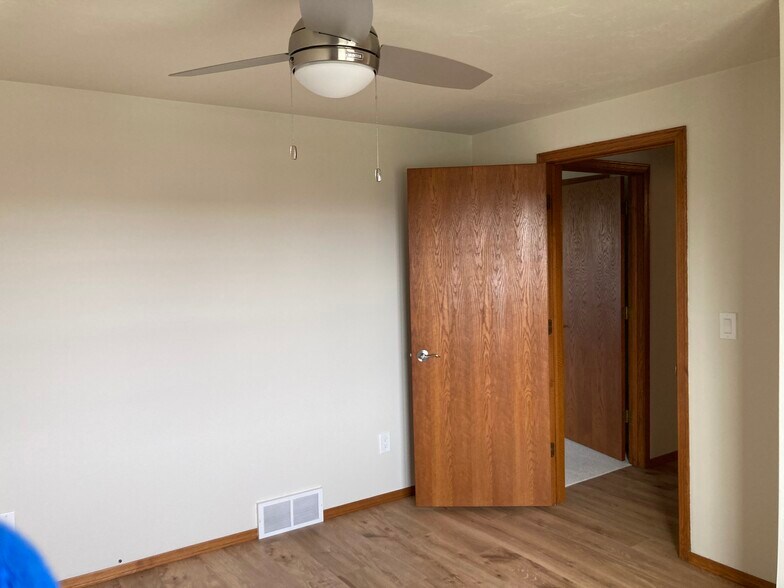 Ceiling fans in all bedrooms - 1745 Alfred Dr
