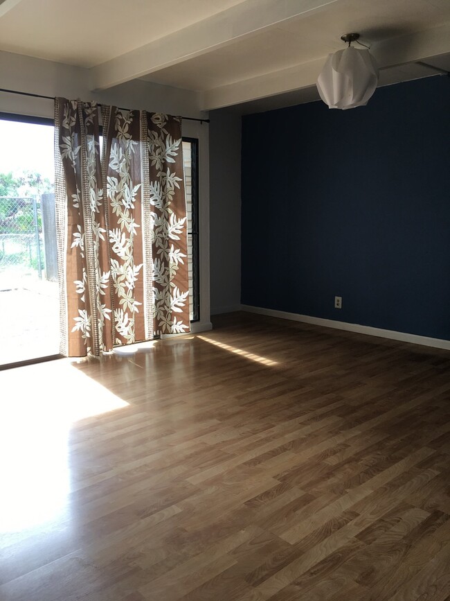 Building Photo - Nanakuli Puu Heleakala spacious 3 bed, 1 b...