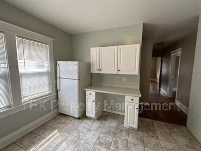 Building Photo - 94 Scrantom St