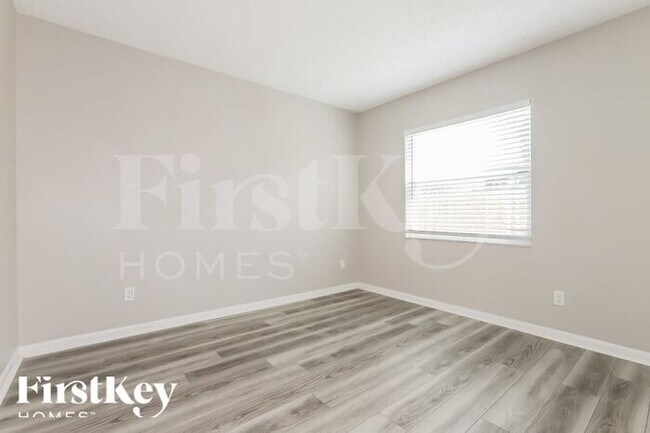 Building Photo - 6802 Rosemary Dr