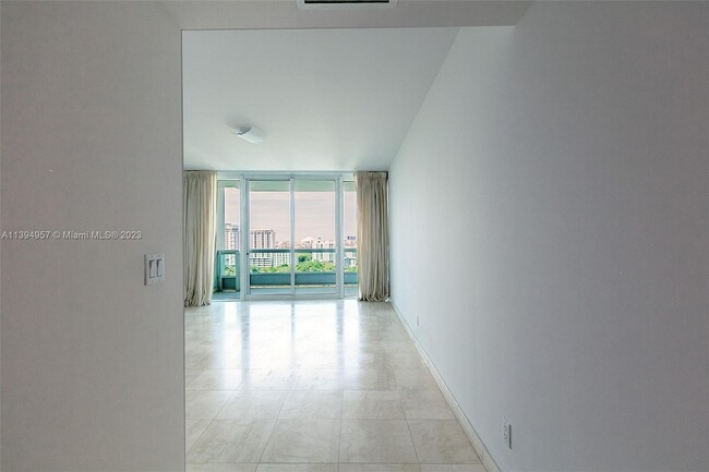 Building Photo - 1643 Brickell Ave