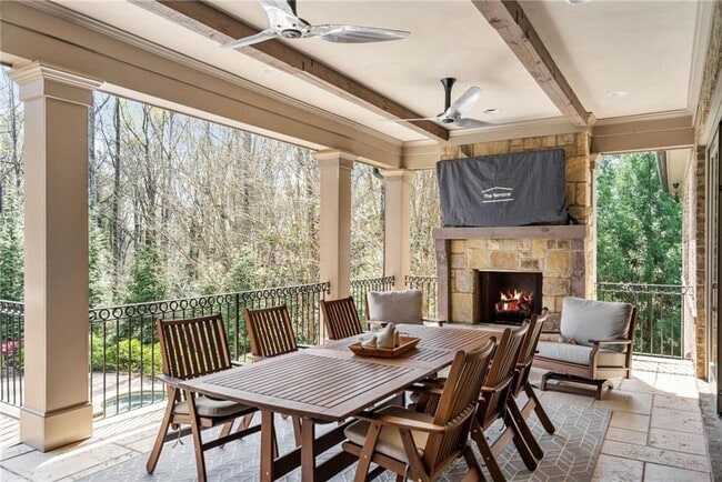 Building Photo - 5265 Peachtree Dunwoody Rd NE