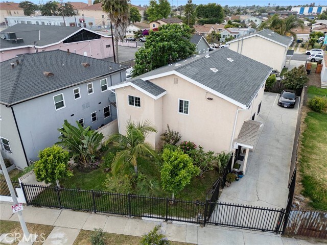 Building Photo - 329 E Lanzit Ave