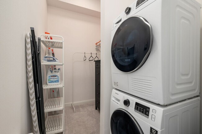 Building Photo - 6125 Sand Point Way NE