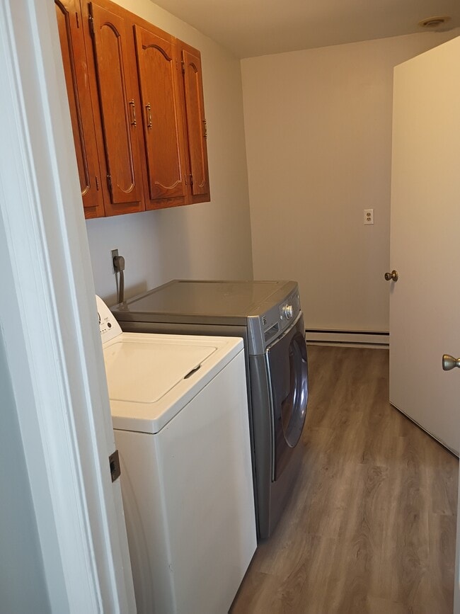 Building Photo - 25 Walnut Mill Ln