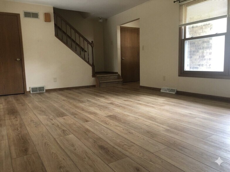 Building Photo - 117 Kilps Ct W