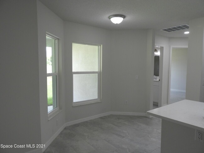Building Photo - 1611 Saipan St SE