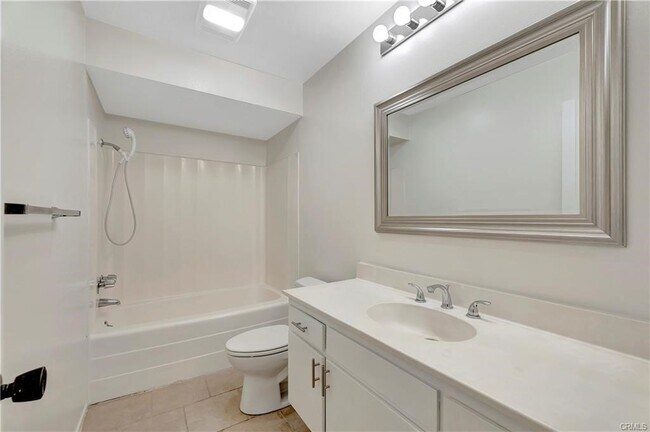 Building Photo - 564 N Bellflower Blvd