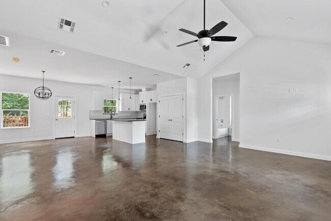 Building Photo - 319 Lamaloa Ln