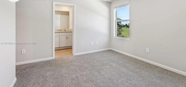 Building Photo - 478 Salisbury Cir