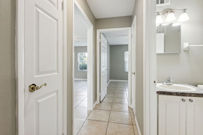 Building Photo - 2433 Barley Club Dr