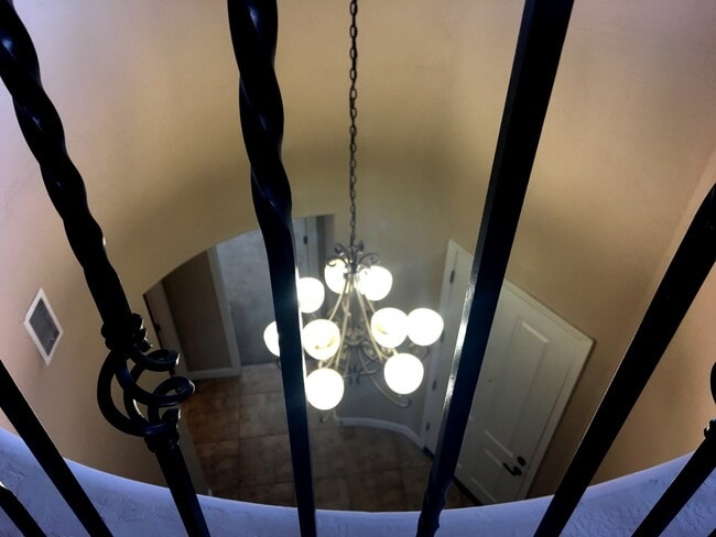Building Photo - Chandler 5 Bed, 3 Bath + Bonus Room Office/Den